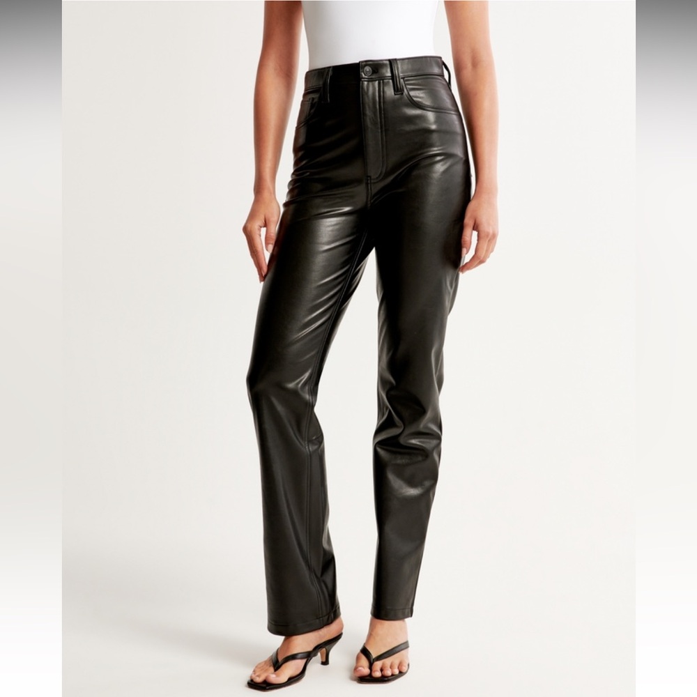 *NWT* Abercrombie Curve Love Vegan Leather 90s Straight Pant